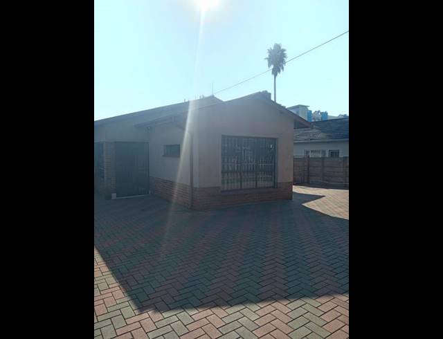 3 BEDROOM HOUSE FOR SALE IN PRETORIA GARDENS